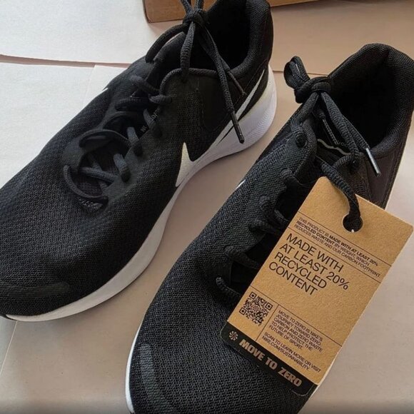 Nike Revolution 7 Women's Running Shoes Color: Black Size: 9.5 WIDE - Picture 3 of 7